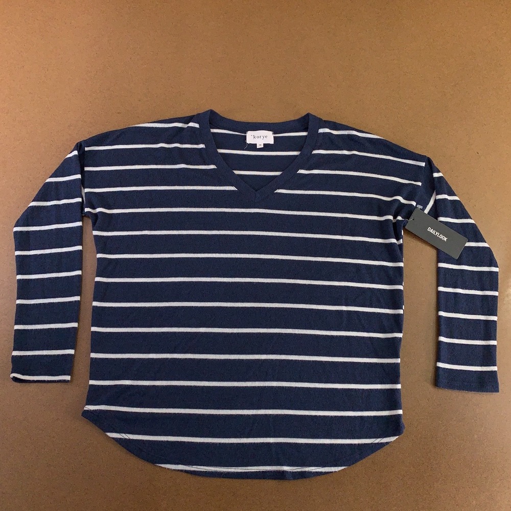 Korye Womens Medium Navy Blue White Daily Look Striped V-Neck Sweater NWT
